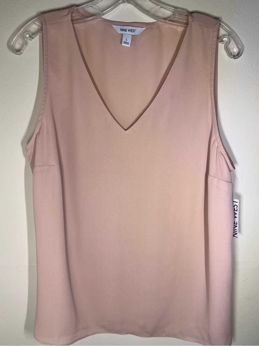 Nine West NWT Pale Blush V-Neck Sleeveless Camisole Blouse